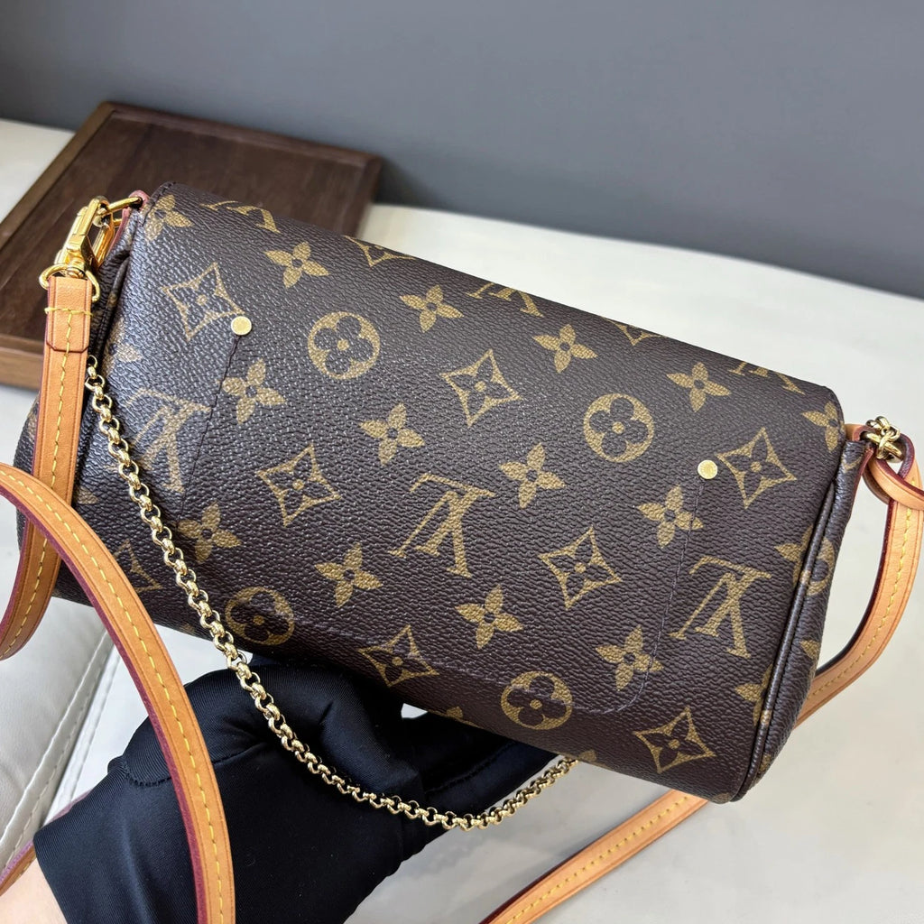 Louis Vuitton Favorite Monogram Canvas Gold Crossbody Handbag Excellent