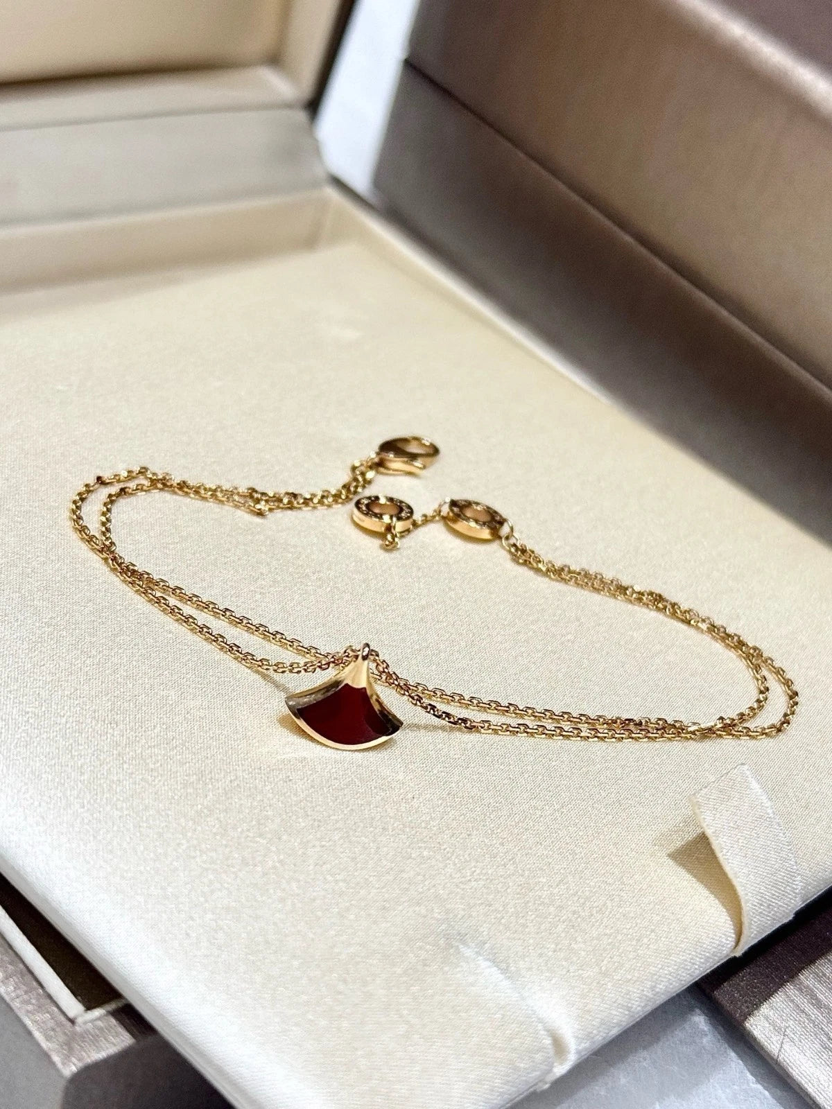 Bvlgari Diva's Dream 18k Rose Gold Bracelet Red Carnelian Fan Charms 5.9–7.5 In