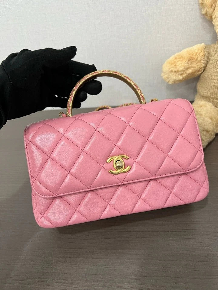 CHANEL Women's Leather Shoulder Handbag Pink