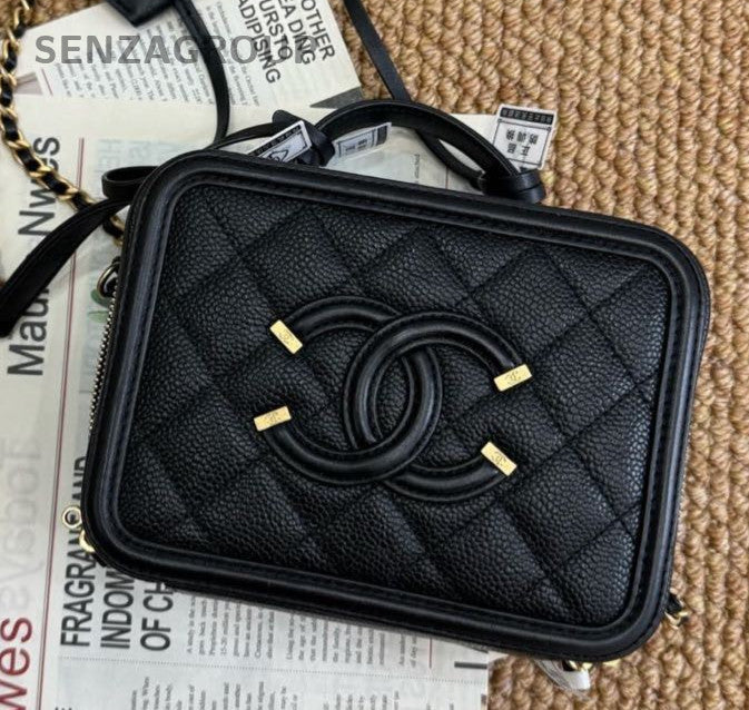 Chanel CC Logo PM Diamond Pattern Chain Shoulder Bag Black Gold Used Women