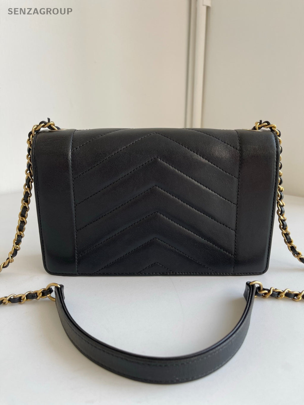 CHANEL V-shaped pattern Calfskin Chain Shoulder bag Black Gold Women