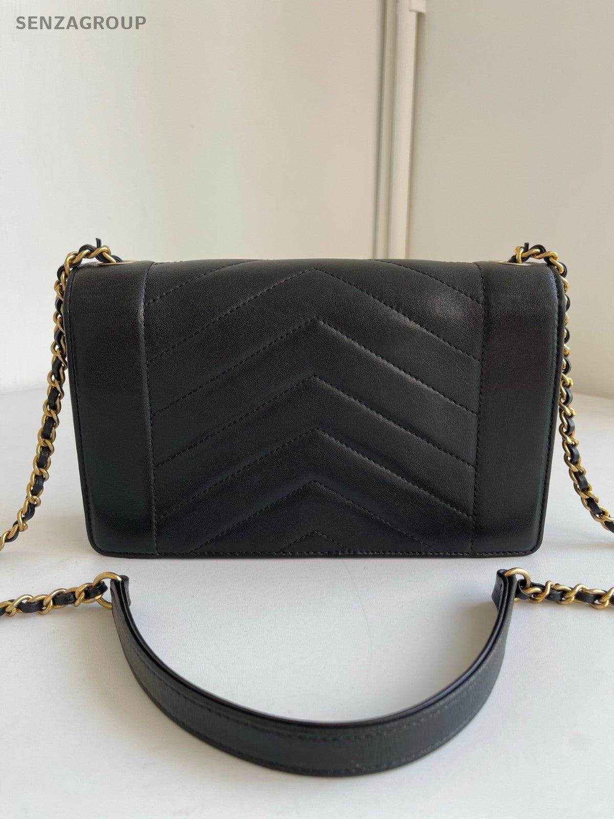 CHANEL V-shaped pattern Calfskin Chain Shoulder bag Black Gold Women