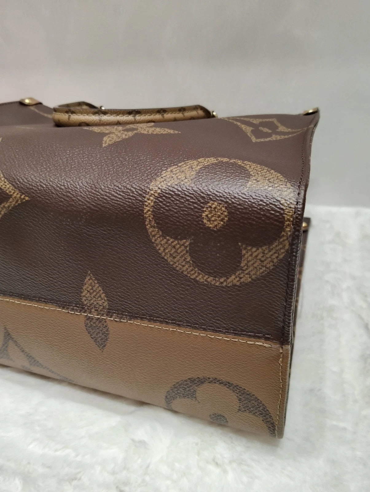 Louis Vuitton OnTheGo Monogram Canvas Tote Bag Excellent
