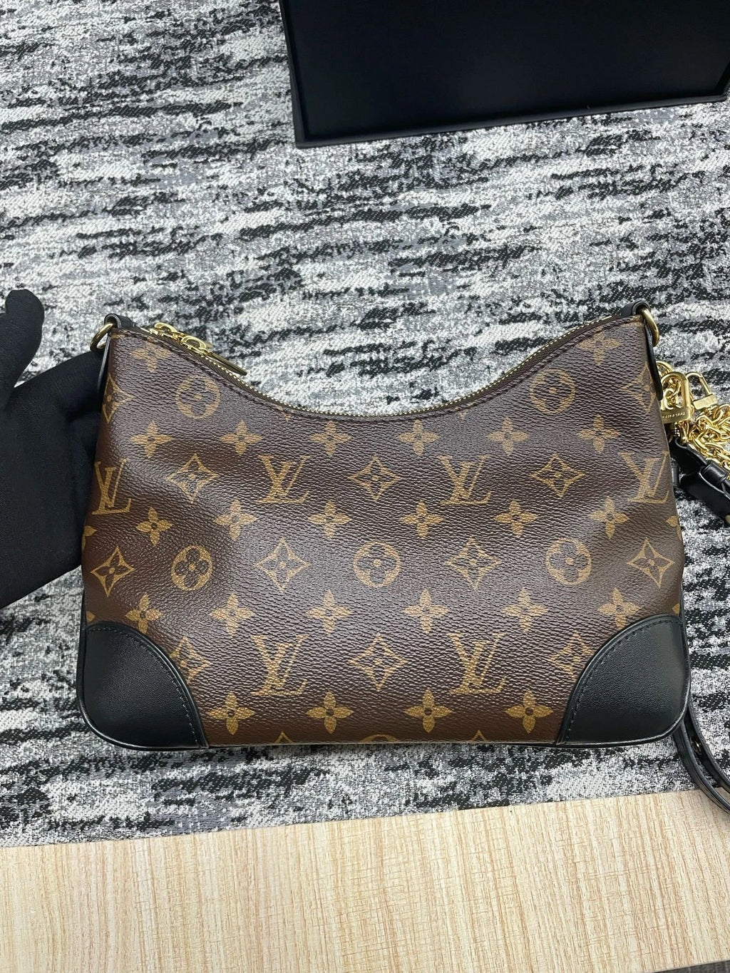 Louis Vuitton Boulogne Leather Black Shoulder Bag Crossbody Excellent