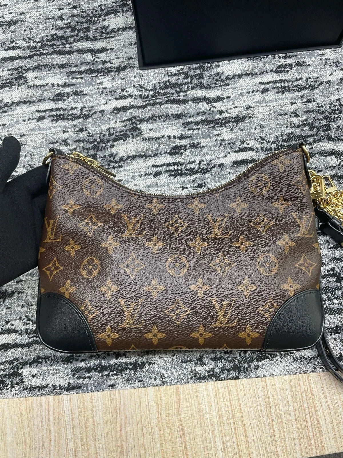 Louis Vuitton Boulogne Leather Black Shoulder Bag Crossbody Excellent