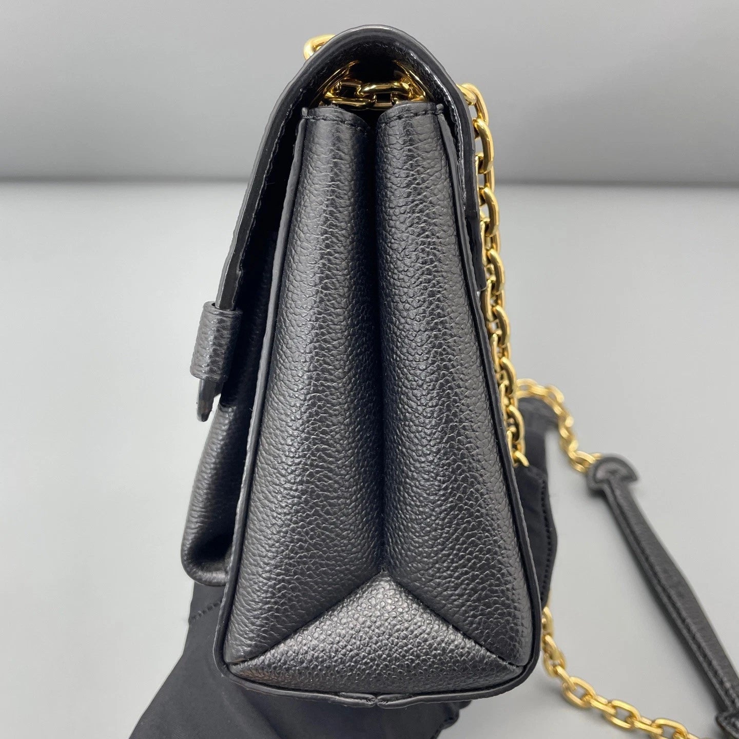 Louis Vuitton Vavin BB Chain Shoulder Bag Black Gold Hardware Women