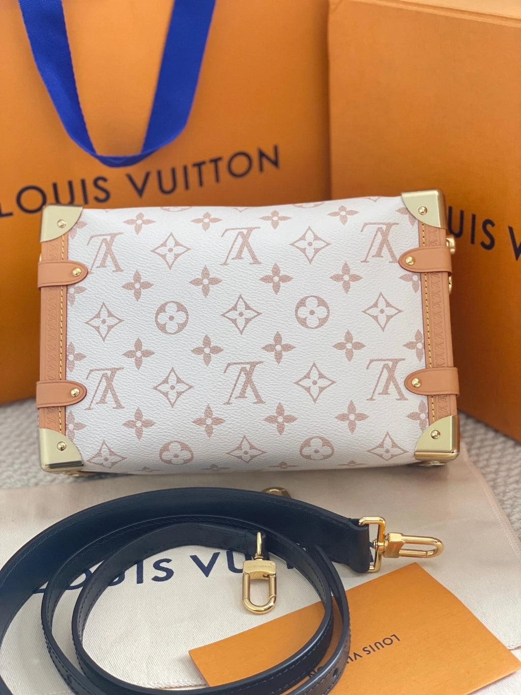 Louis Vuitton Medium Dune Shoulder Bag For Women