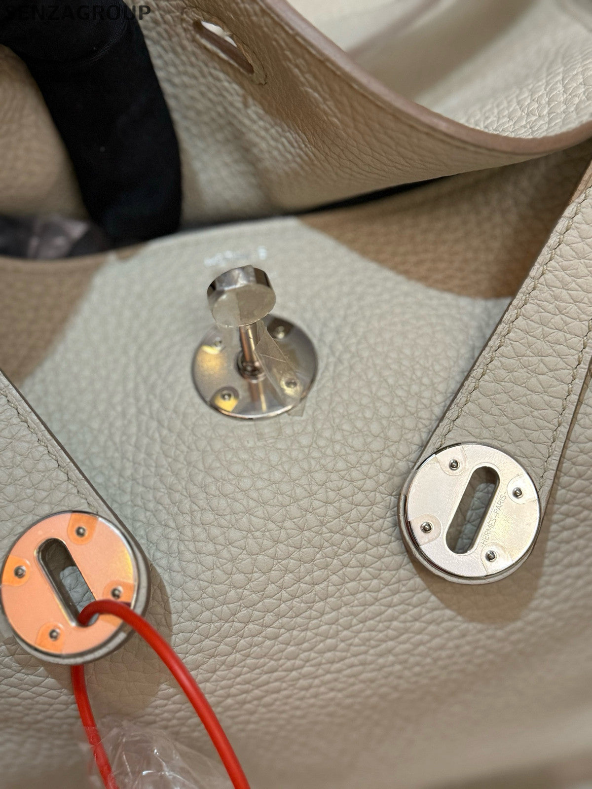 Hermès Lindy 26 Bag White Palladium Hardware - Classic Fashion Women's Handbag