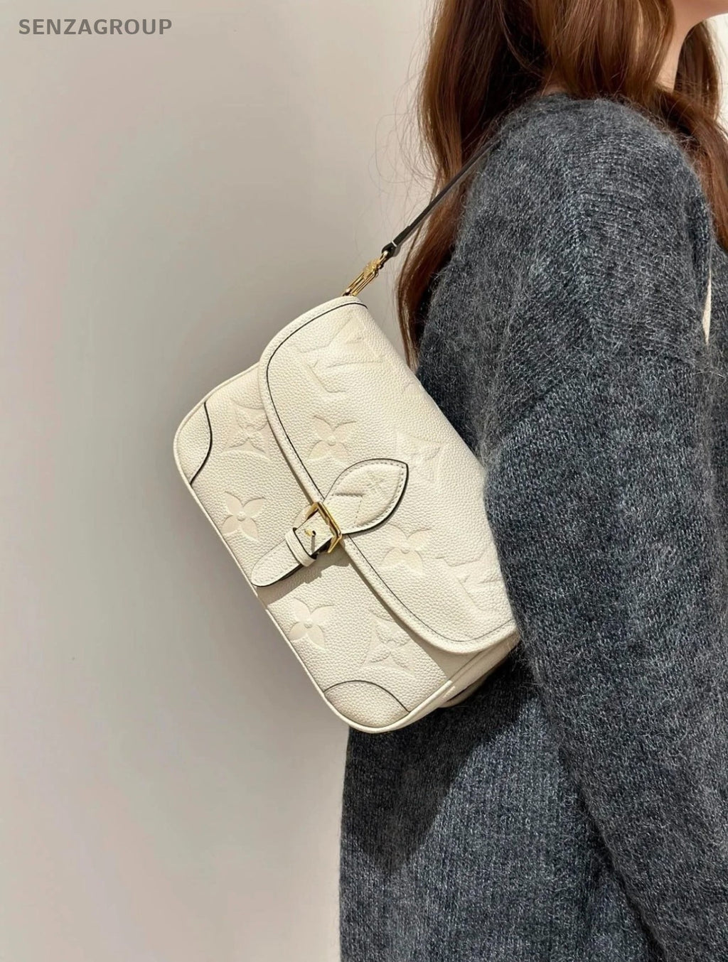 Louis Vuitton Diane baguette Monogram Shoulder Bag White Almost Brand New