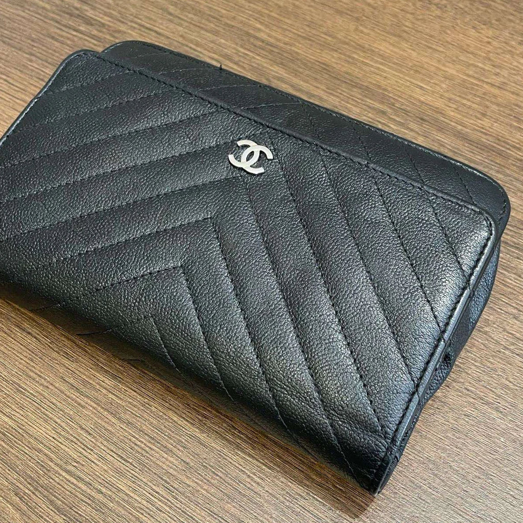 Authentic Chanel Woc Chevron Black Chain Crossbody Silver Hardware Excellent