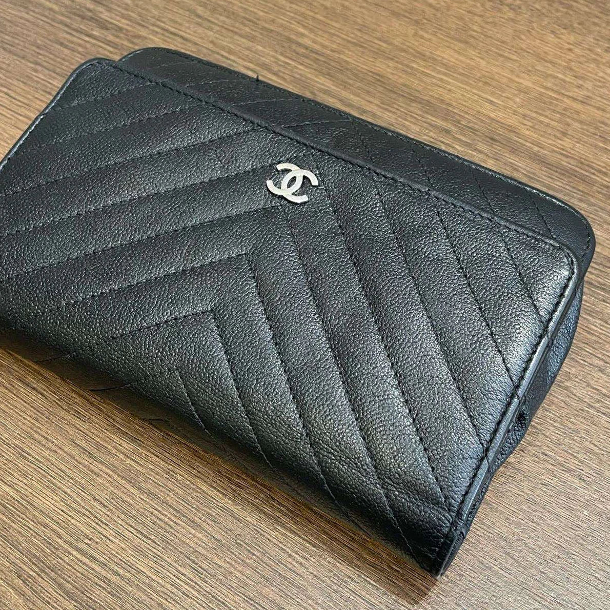 Authentic Chanel Woc Chevron Black Chain Crossbody Silver Hardware Excellent