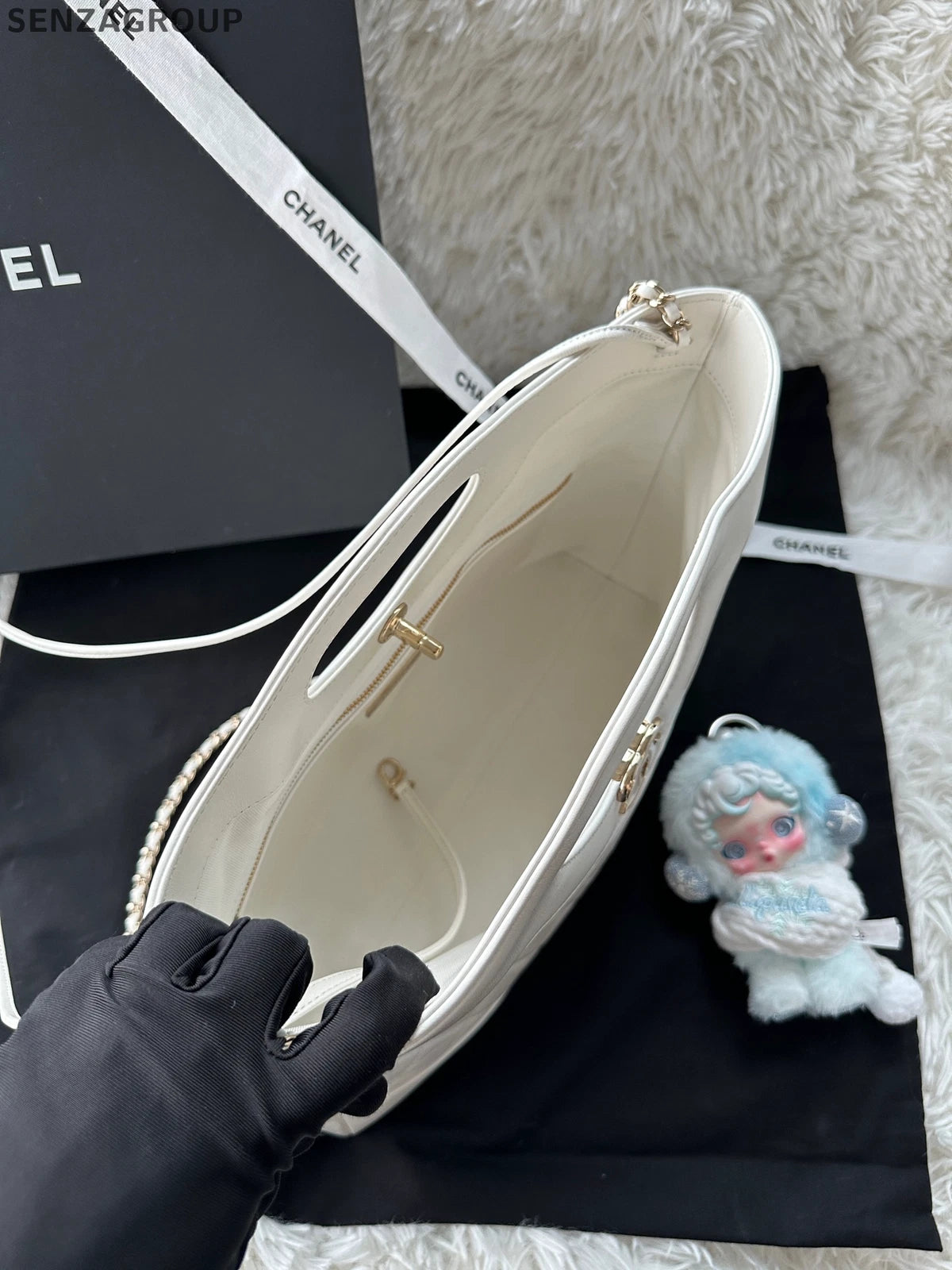 CHANEL 31 Horizontal Medium Large White Lambskin Tote Women