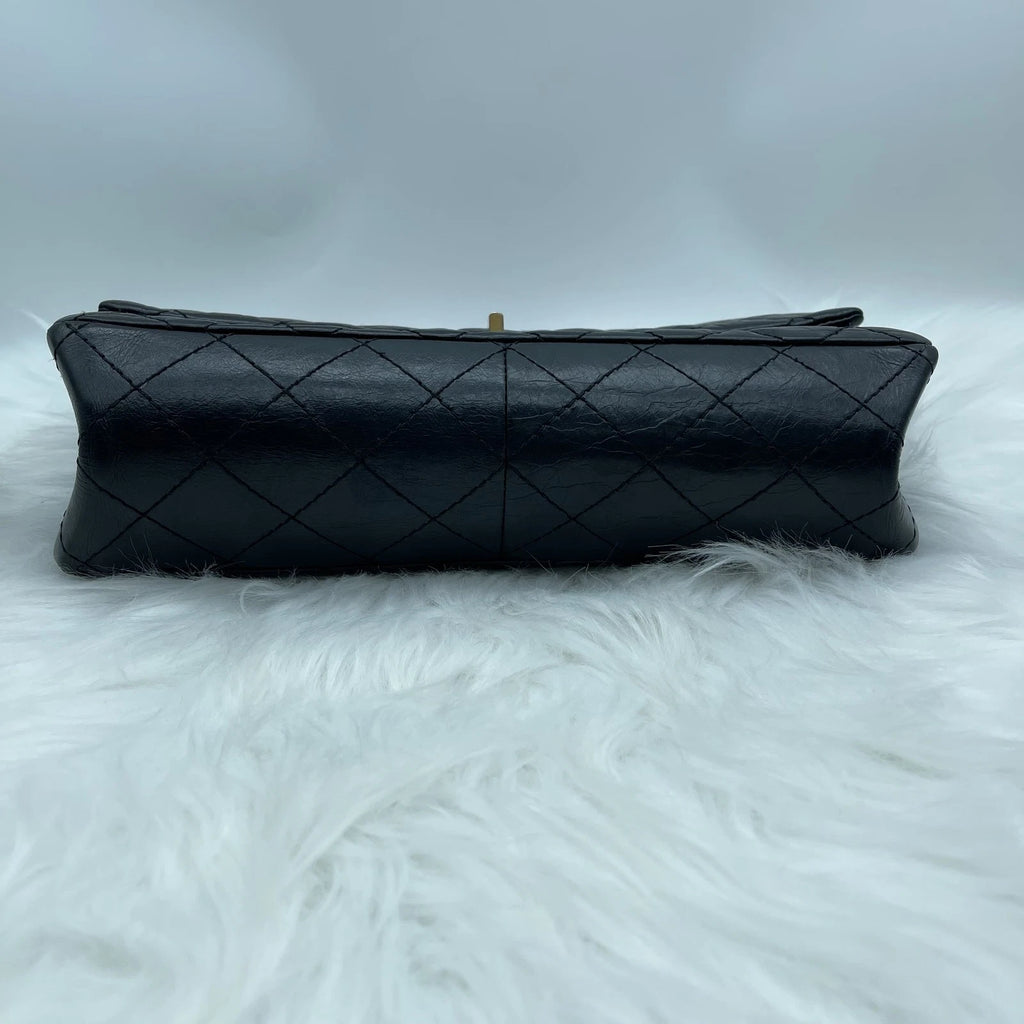 CHANEL Pre-owned Black Gold Chain Shoulder Crossbody Bag For Women