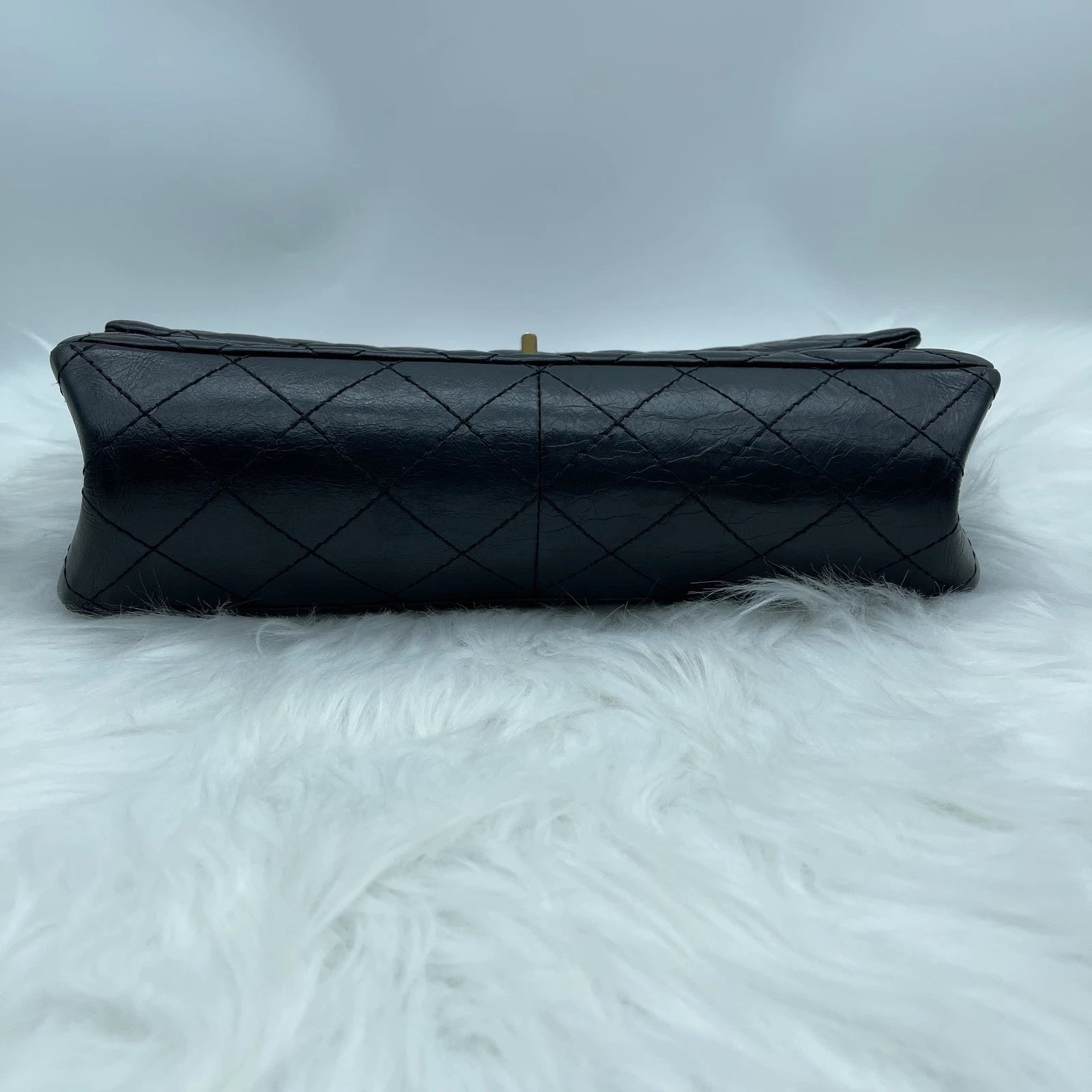 CHANEL Pre-owned Black Gold Chain Shoulder Crossbody Bag For Women