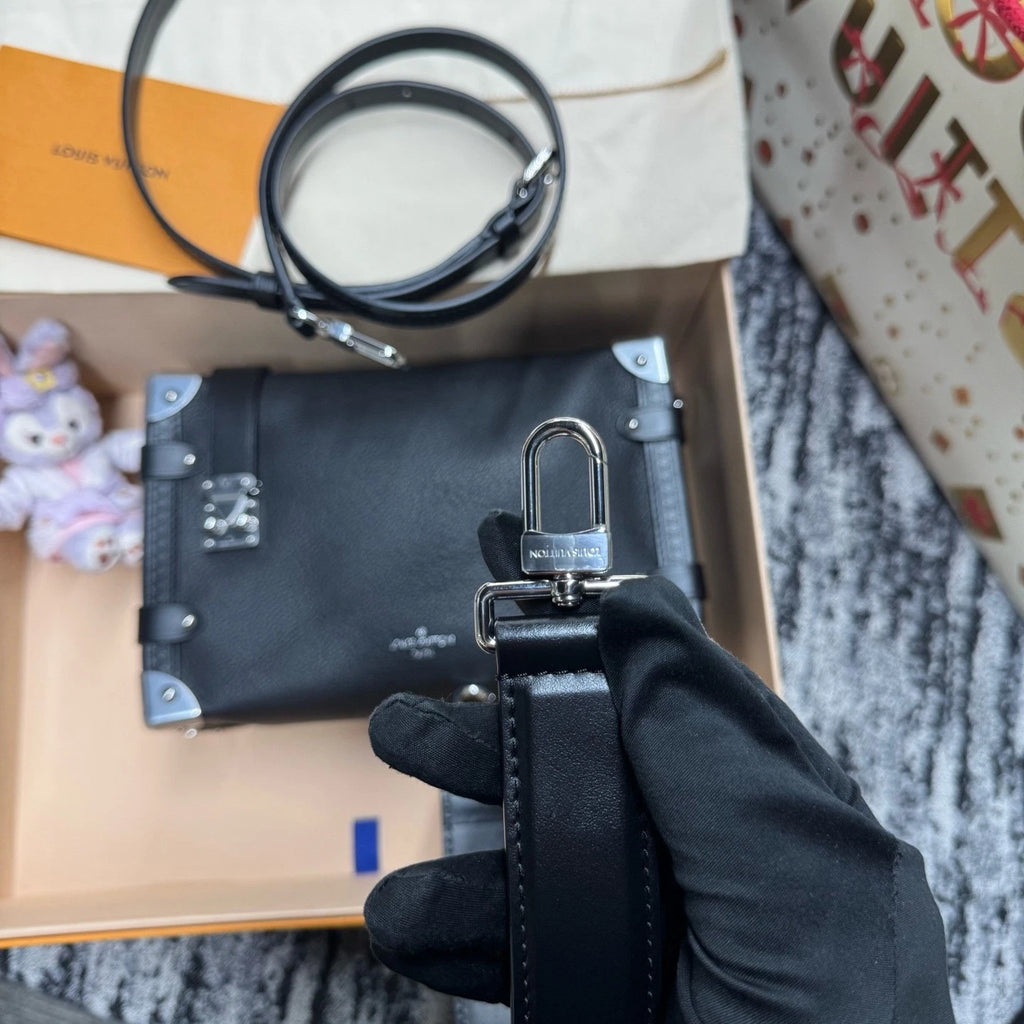 Louis Vuitton Black Leather Side Trunk MM Shoulder Bag For Women