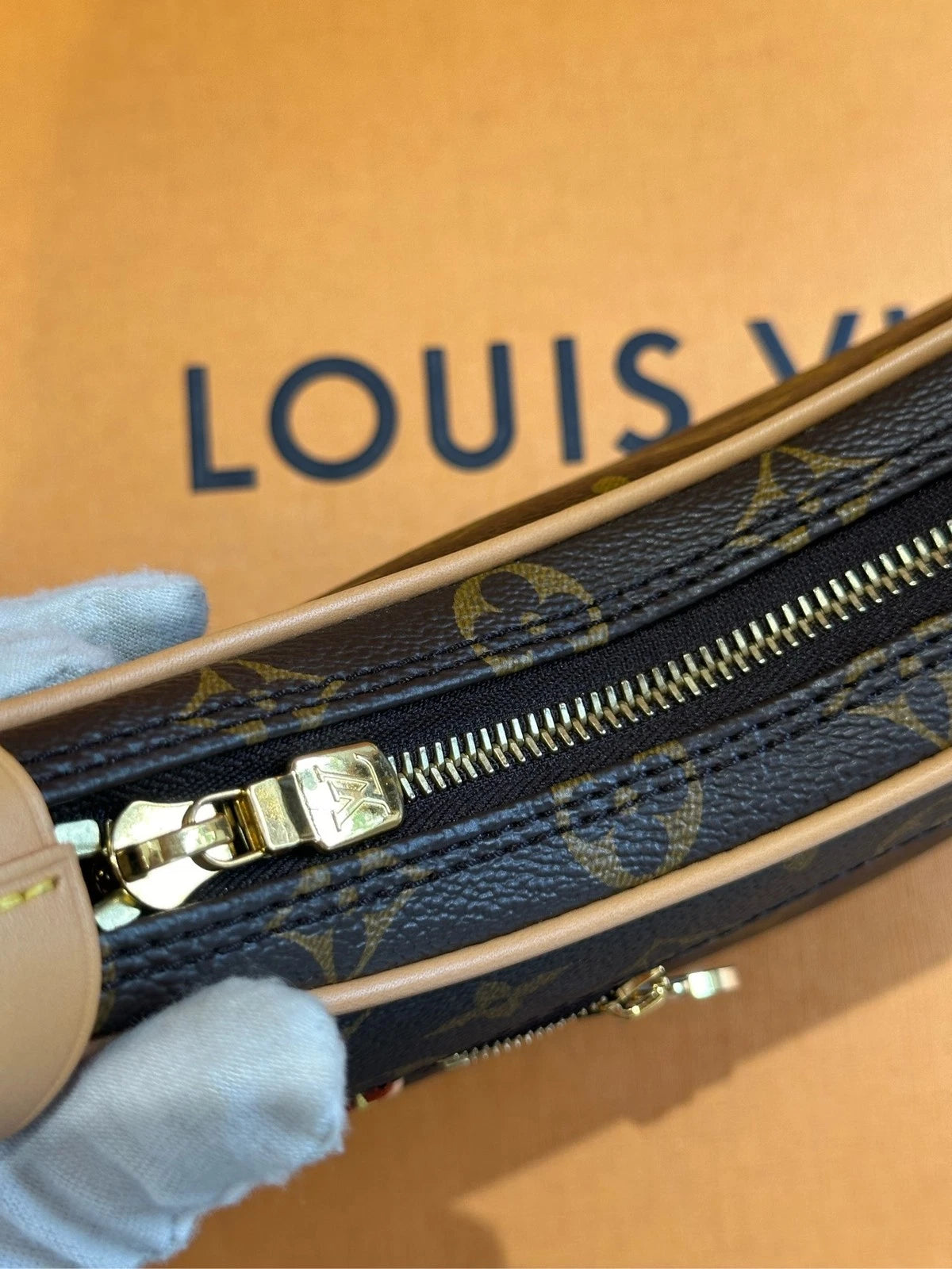 Louis Vuitton Loop Monogram Canvas Shoulder Bag Excellent