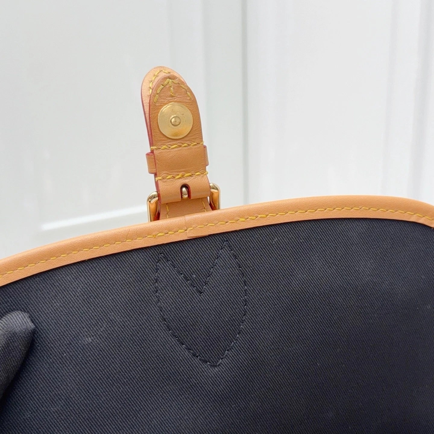 Louis Vuitton Diane Monogram Brown Gold Shoulder Bag Crossbody Excellent