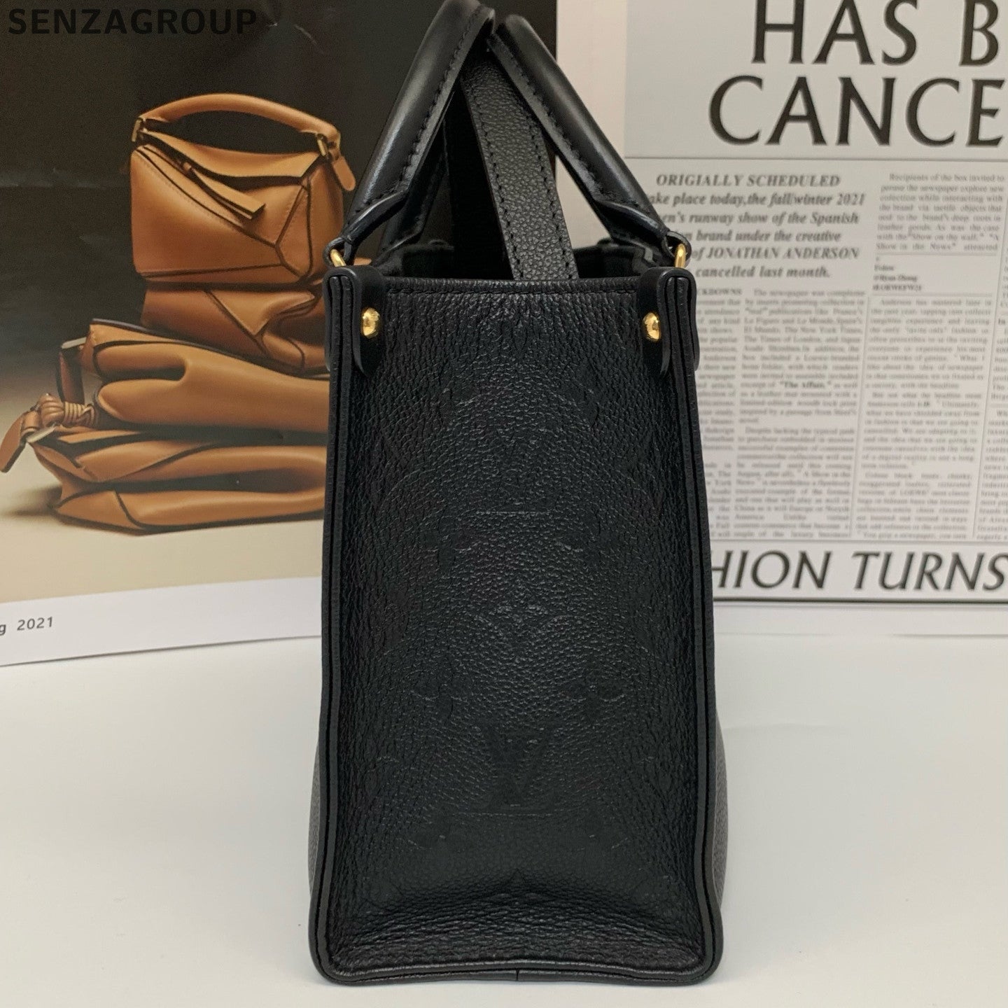 Louis Vuitton Onthego GM Monogram Black Gold Tote Shoulder Bag Women
