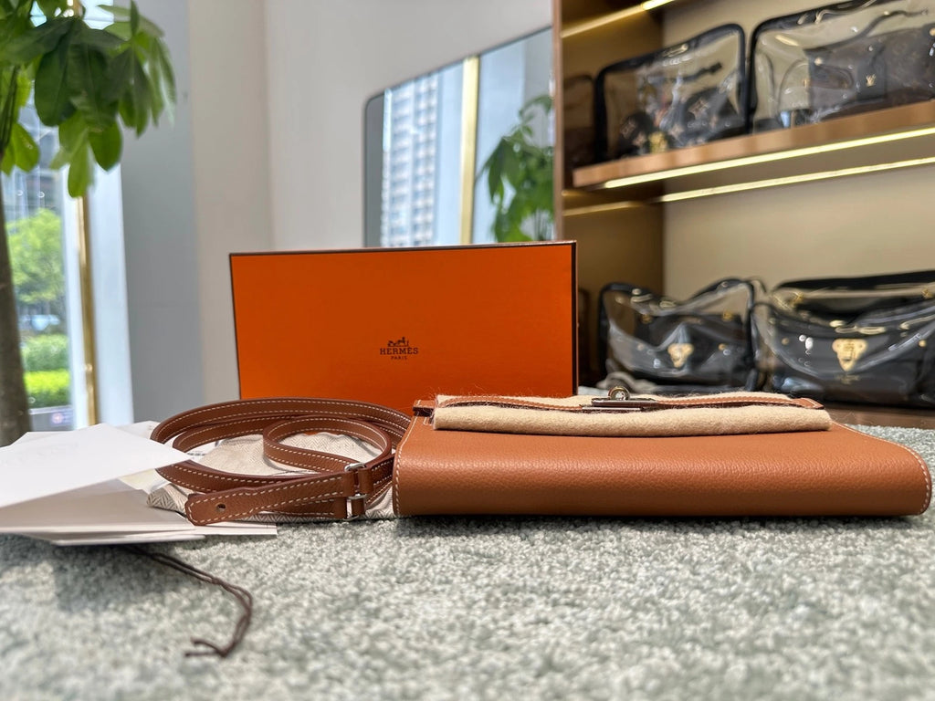 New Unused Hermes Kelly to Go Brown Togo Leather Crossbody Bag Excellent