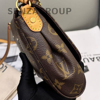 Louis Vuitton Monogram Favorite MM Chain Shoulder Bag - Classic Women's Fashion