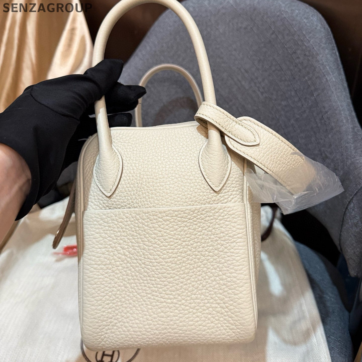 Hermès Lindy 26 Bag White Palladium Hardware - Classic Fashion Women's Handbag