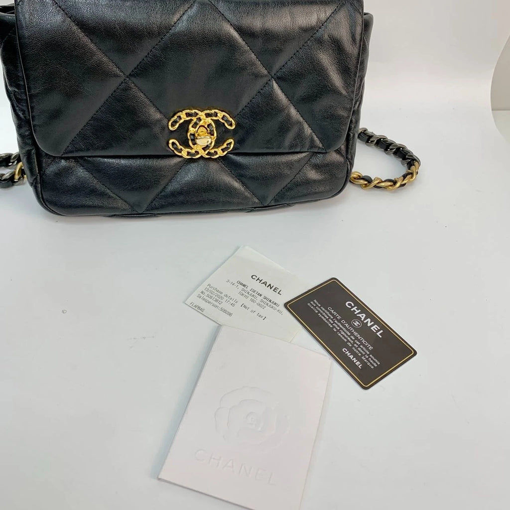 SJ0001 QQ2723 CHANEL 19 Handbag Z