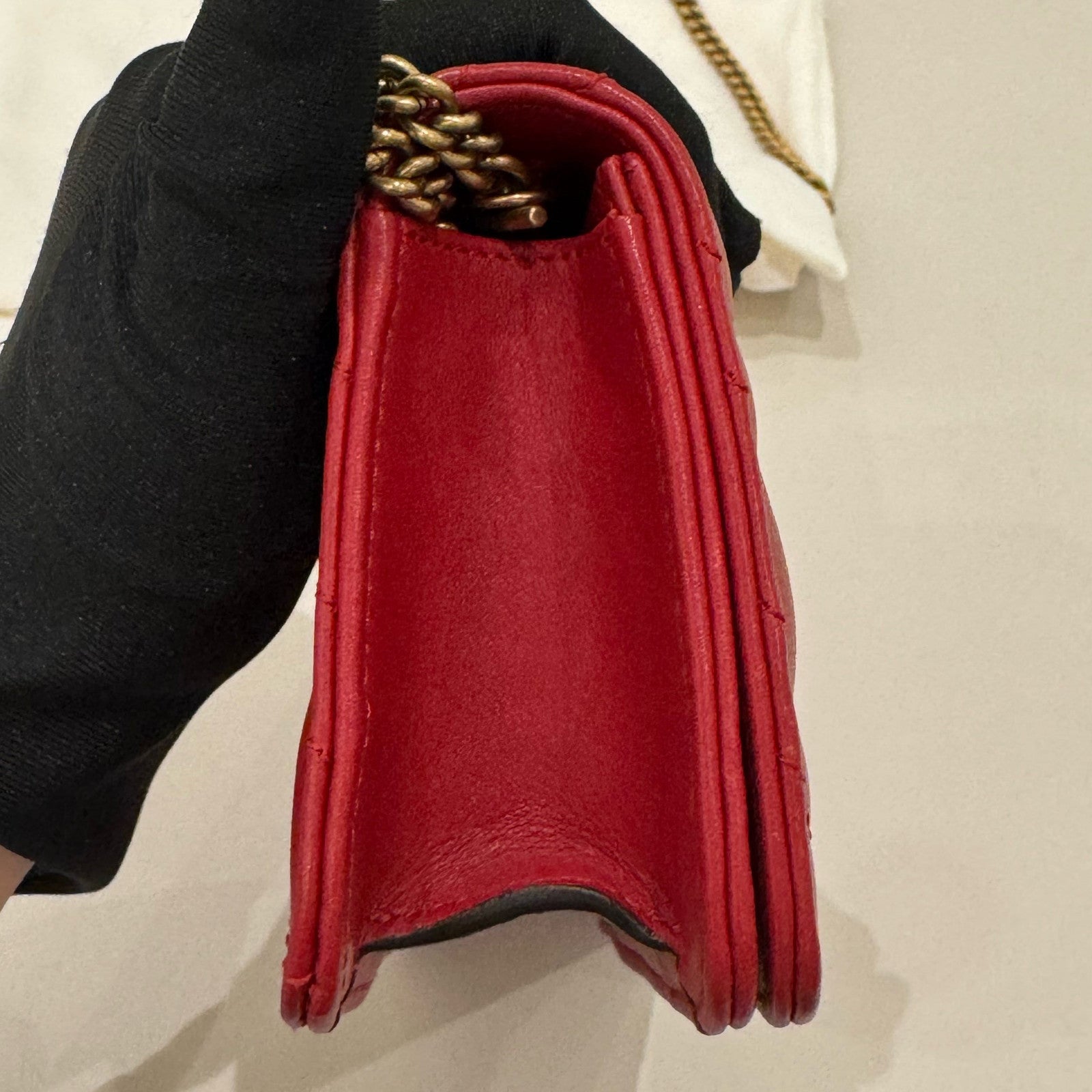 Gucci Chain WOC Shoulder Crossbody Bag Red Gold Buckle Classic Fashion Women