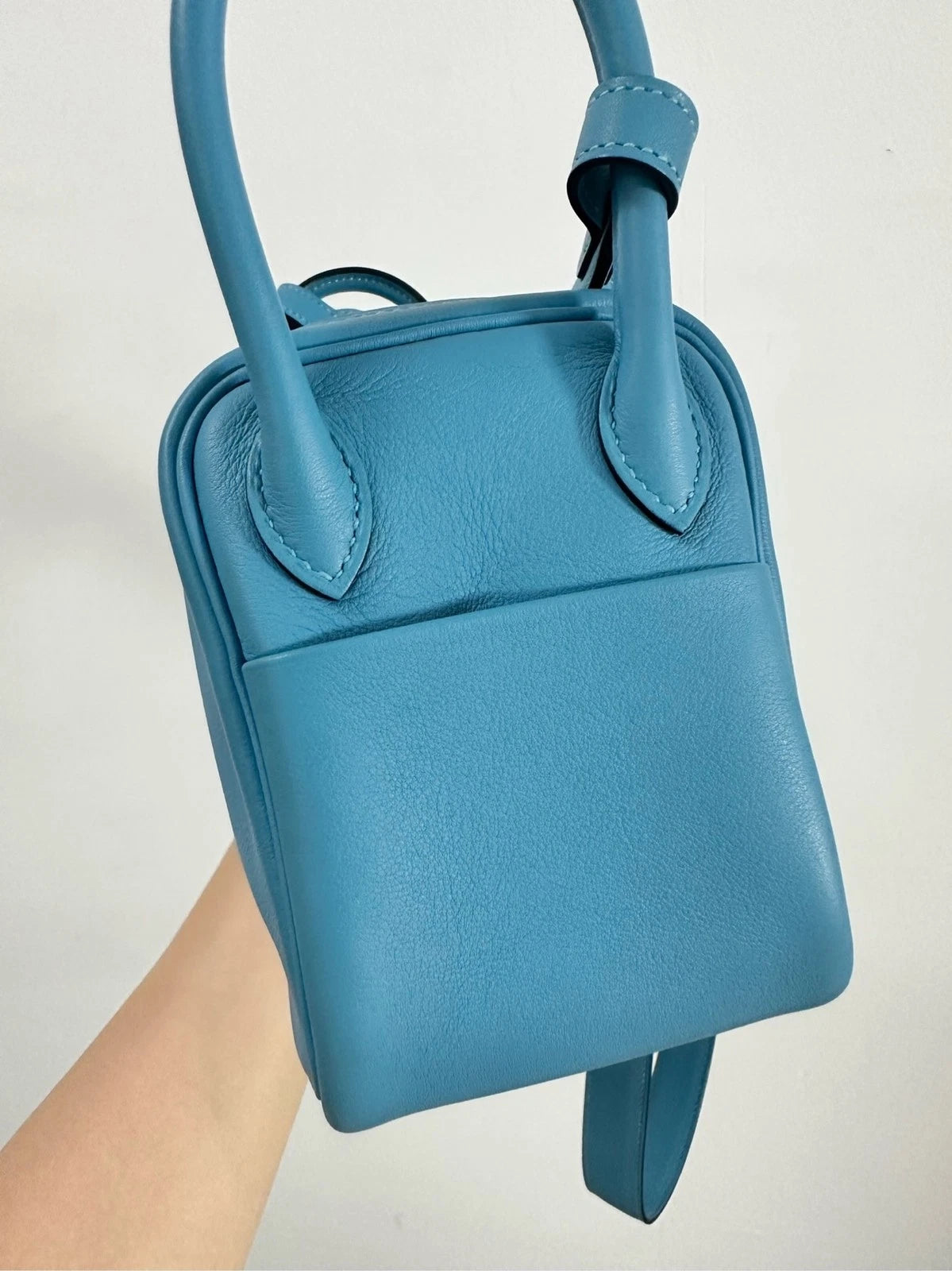 Hermes Mini Lindy Swift Calfskin Women Top Handle Crossbody Bag