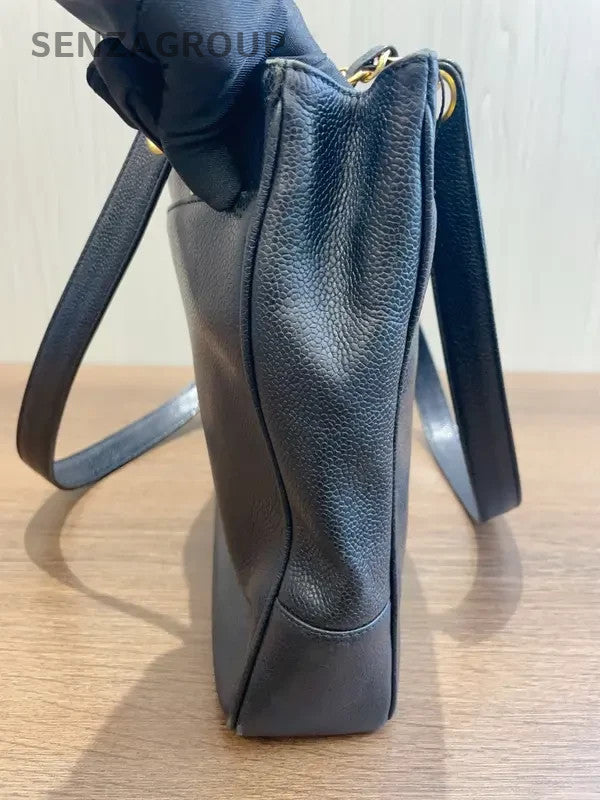 SJ0001 CHANEL leather Crossbody Bags GST Medium tote Bag Black