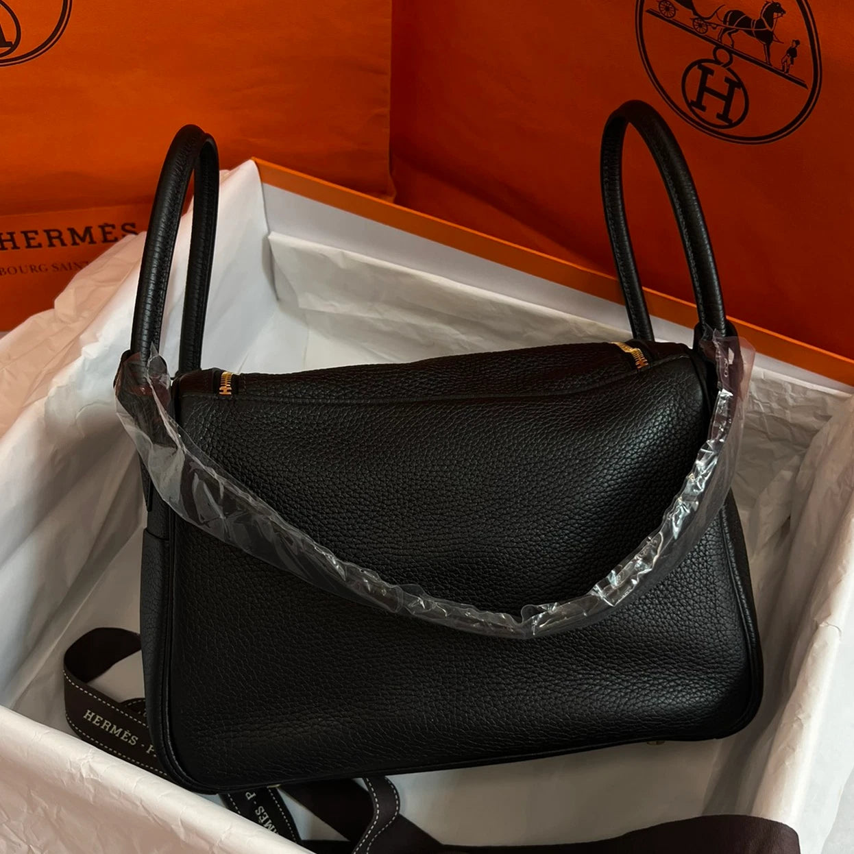 Hermes Lindy26 Top Handle Shoulder Bag Black Gold Women Classic Fashion