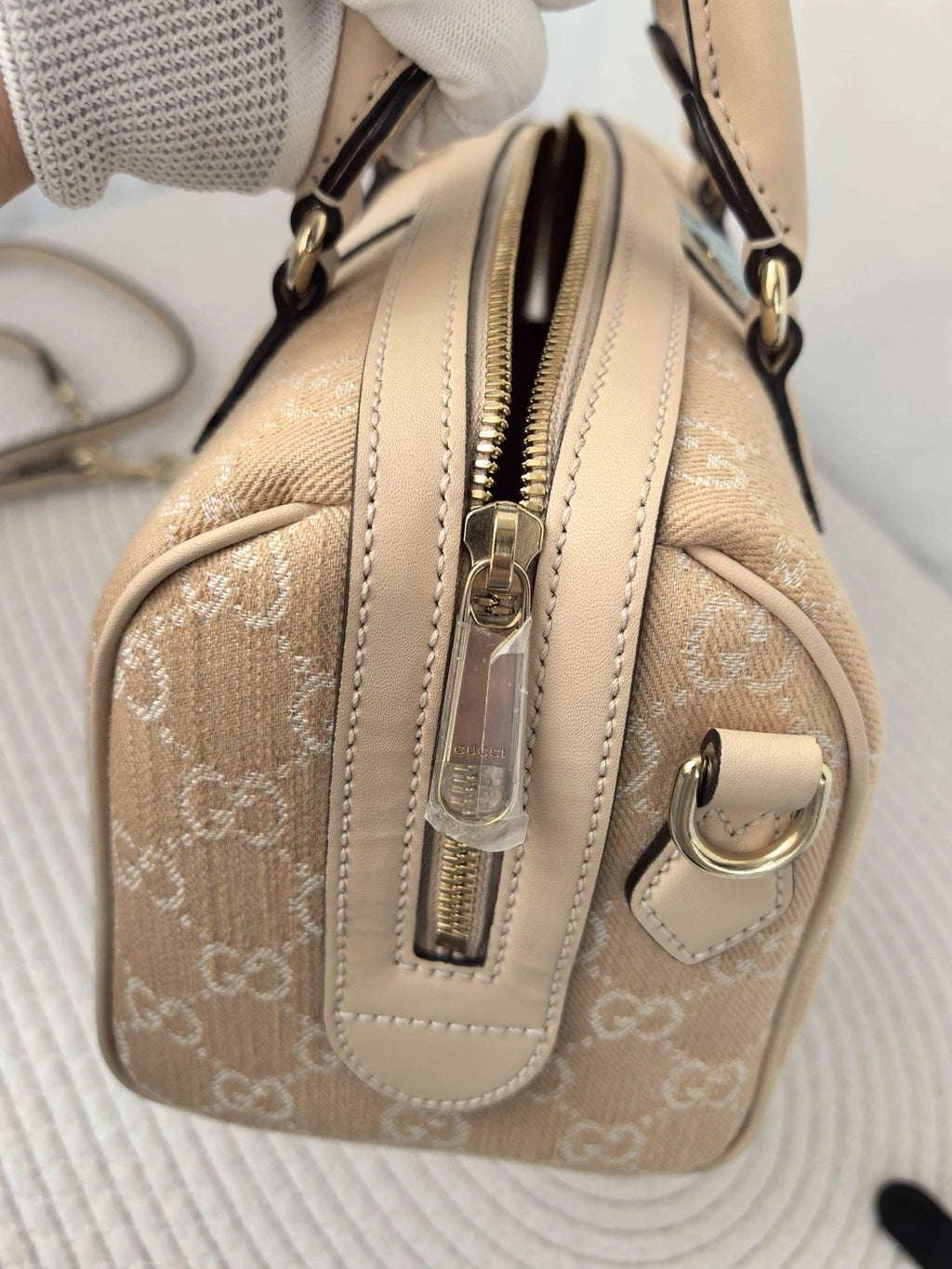 Excellent Gucci Boston Monogram Top Handle Crossbody Bag Beige Silver Hardware
