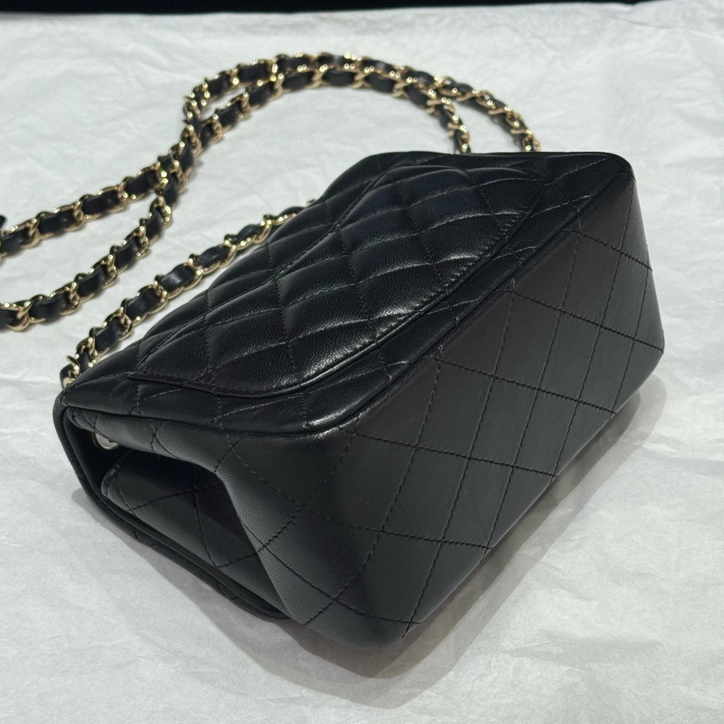 Chanel Classic Flap Chain Lambskin Shoulder Crossbody Black Gold Women Fashion