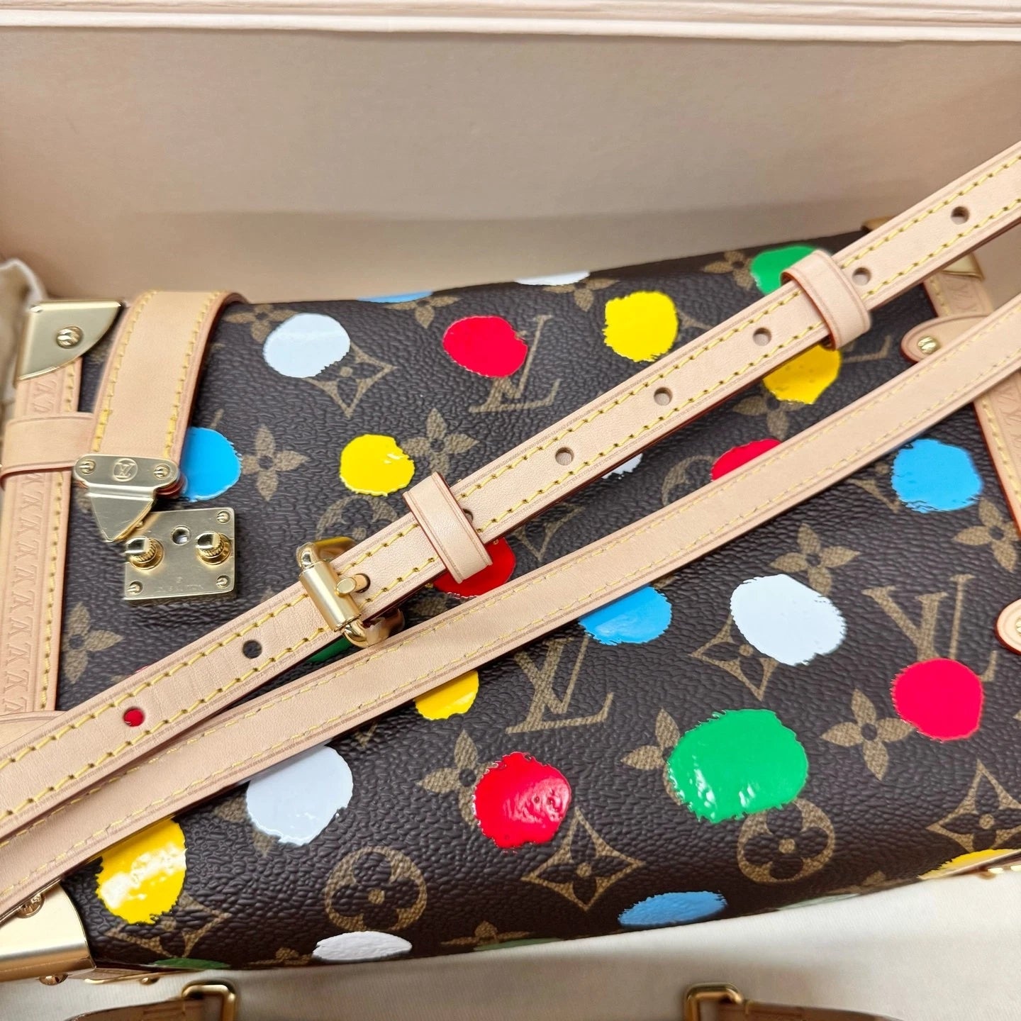 New Louis Vuitton Canvas Medium Tote Bag For Women
