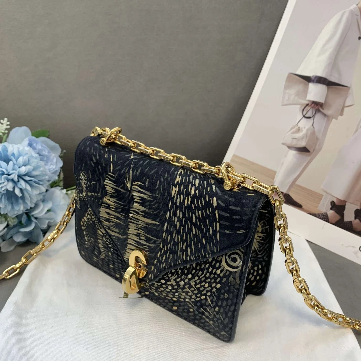 Authentic Dior Vintage EST Leather Shoulder Crossbody Bag For Women