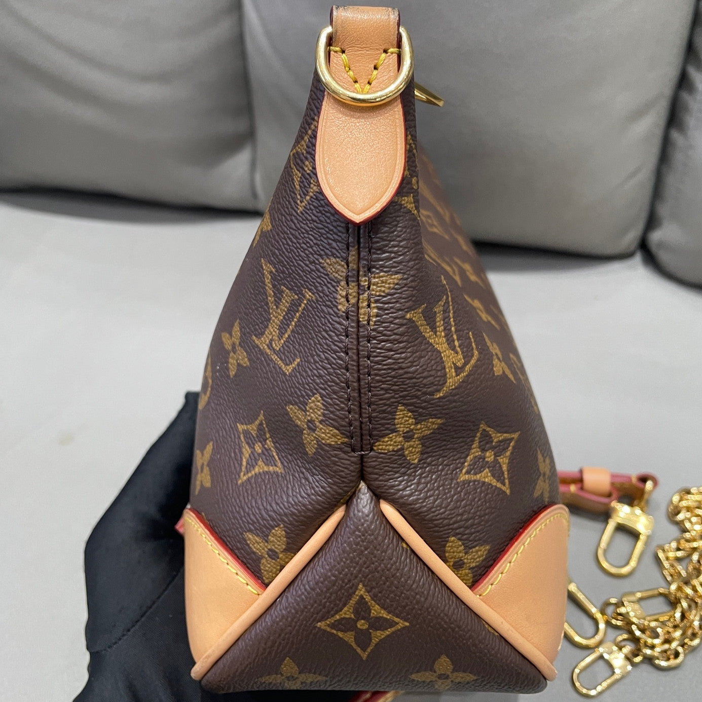Louis Vuitton Monogram Chain Shoulder Bag Brown Gold Clasp Classic Fashion