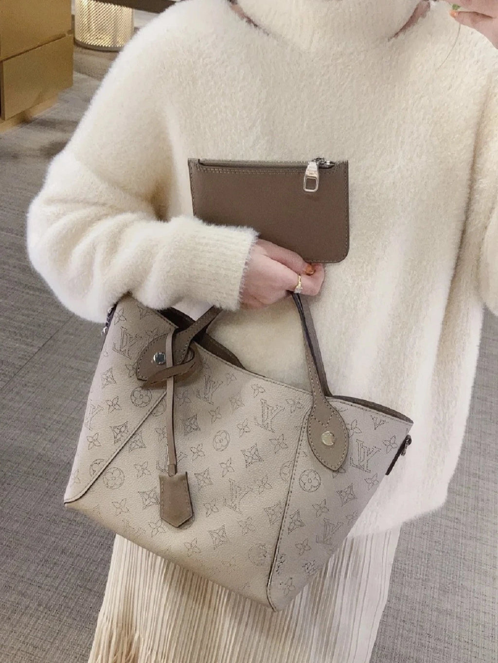 Louis Vuitton Hina PM Top Handle Shoulder Crossbody Gray Silver Women Classic