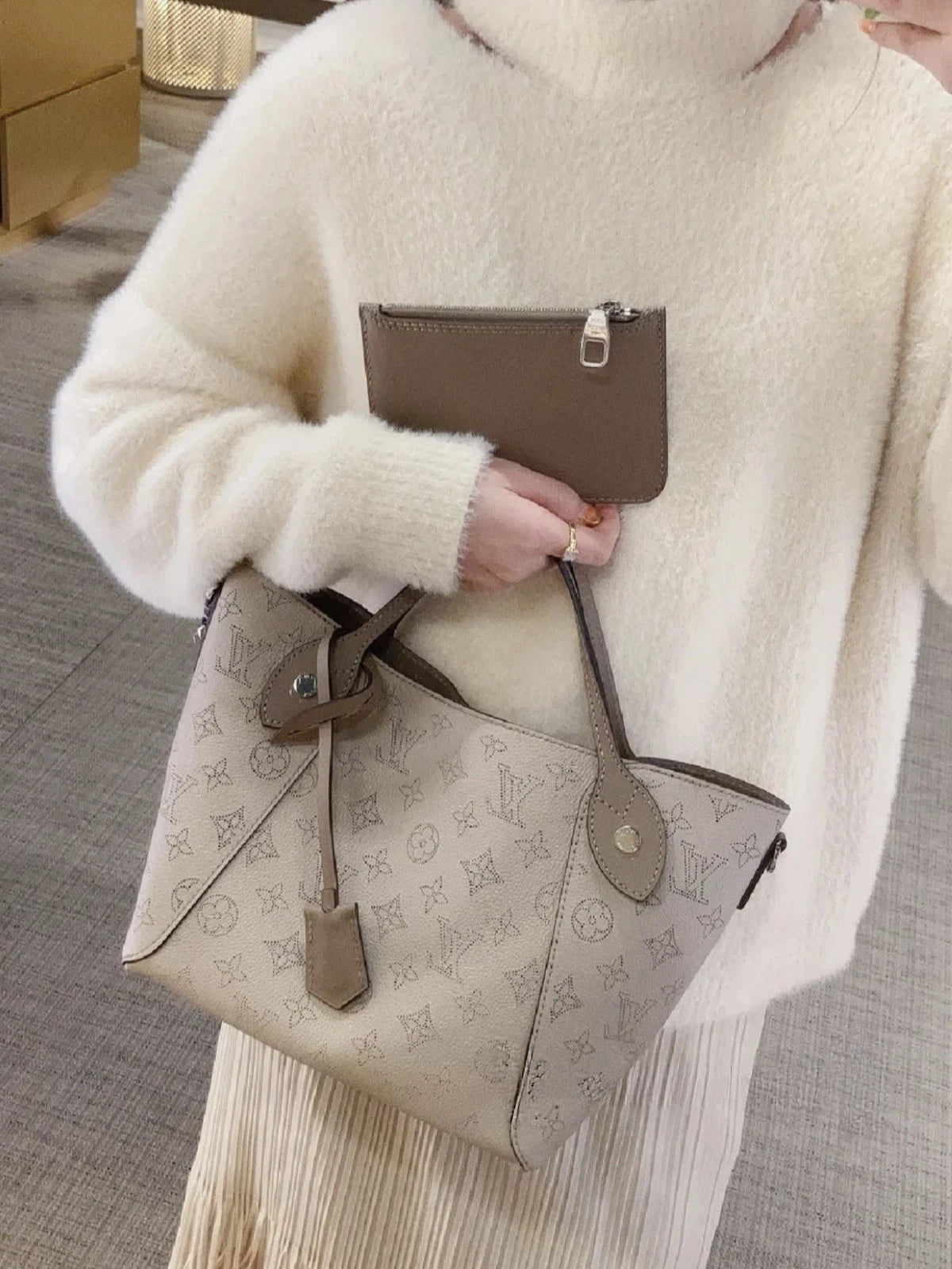 Louis Vuitton Hina PM Top Handle Shoulder Crossbody Gray Silver Women Classic