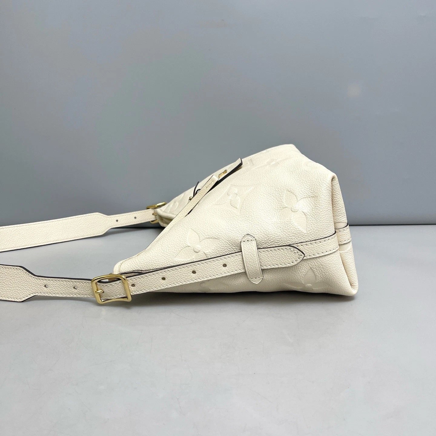 Louis Vuitton Carryall Gold Beige Shoulder Bag Crossbody Excellent