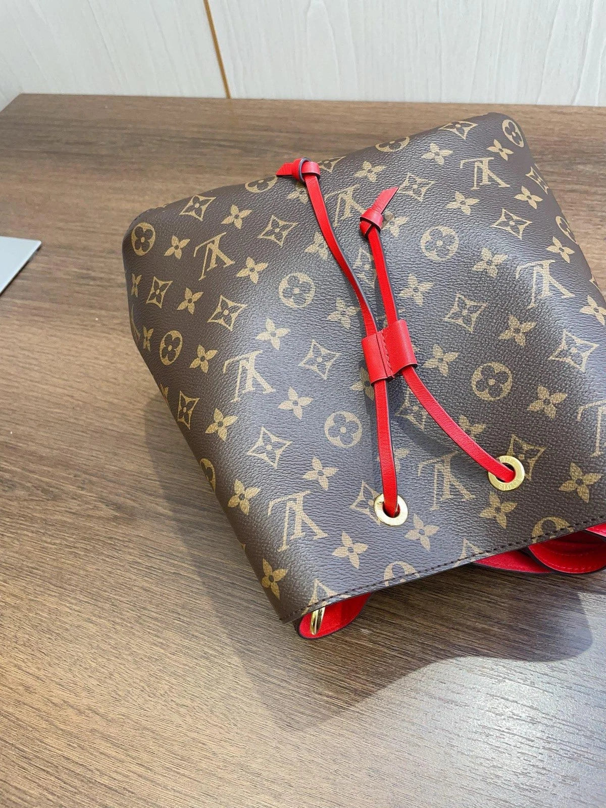 Louis Vuitton Monogram Bucket Shoulder Crossbody Bag Brown Gold Women