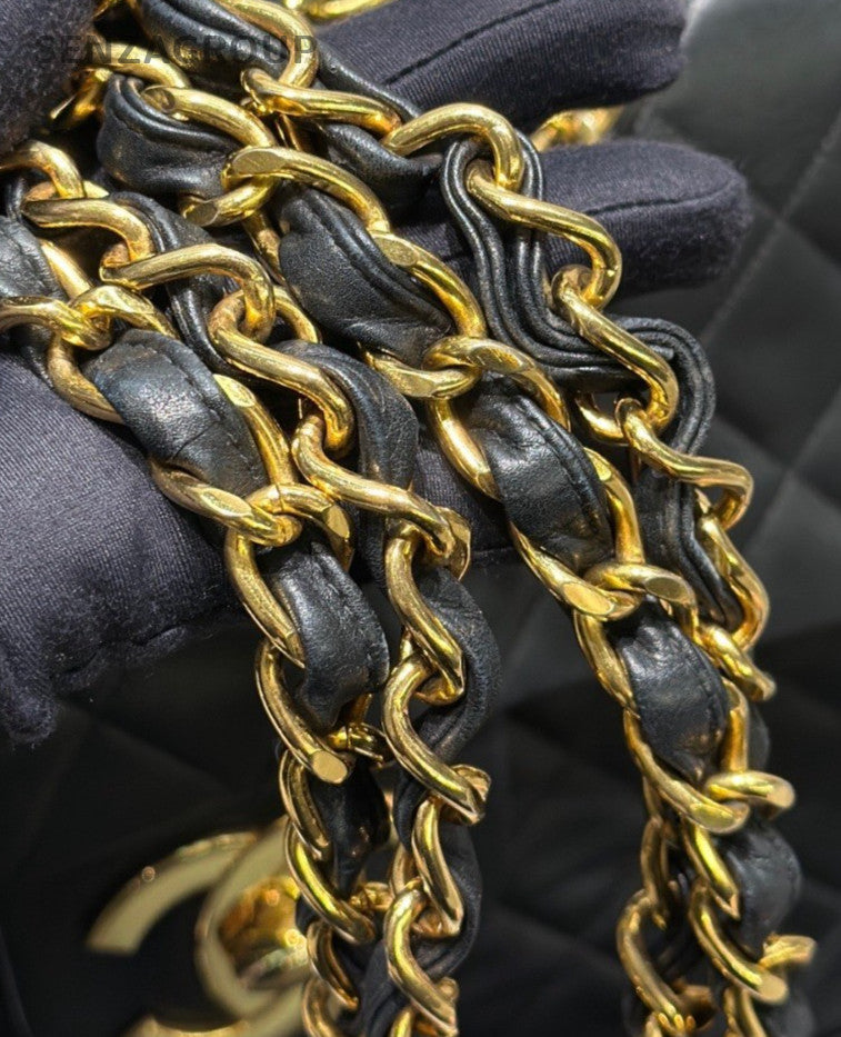 Chanel Calfskin Chain Shoulder Bag Crossbody Black Gold Women Classic Vintage