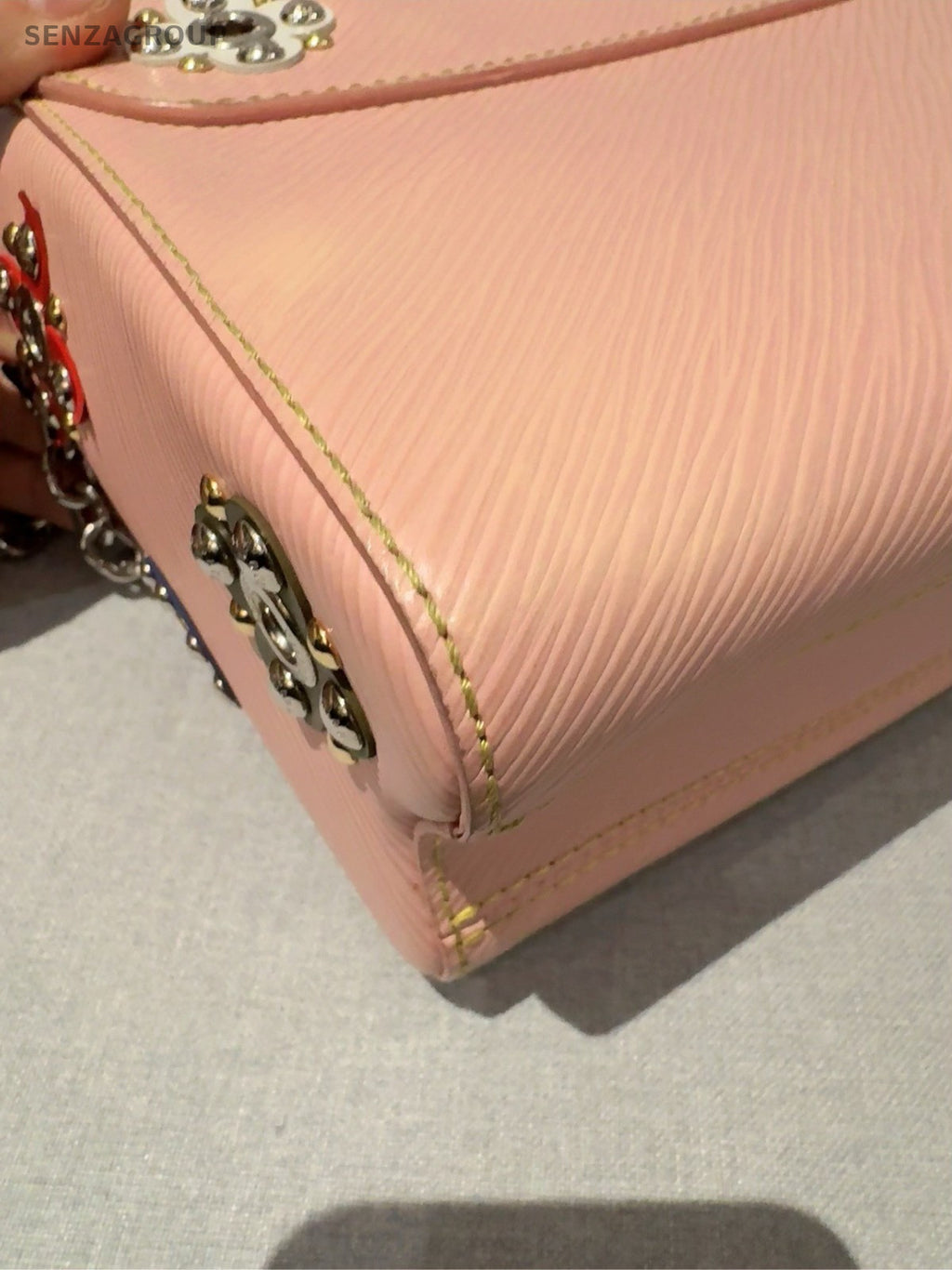 Louis Vuitton Twist MM Epi Leather Chain Strap Shoulder bag Pink Crossbody Women