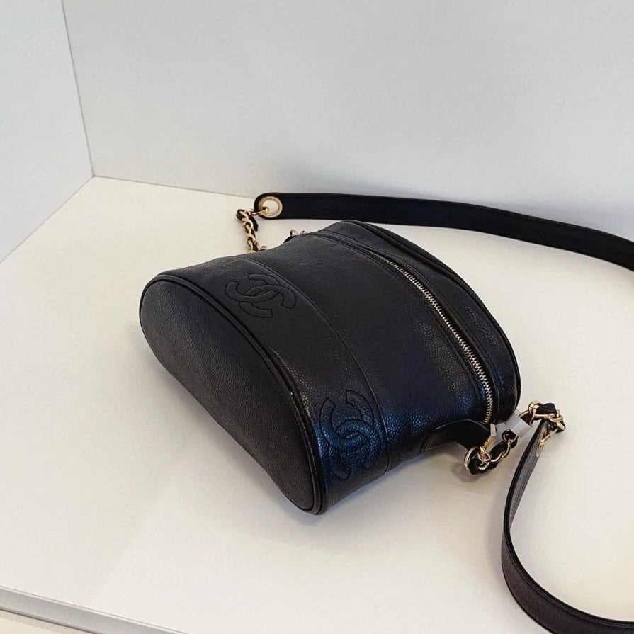 Chanel Calfskin Vintage Crossbody Black Gold Used Women Classic