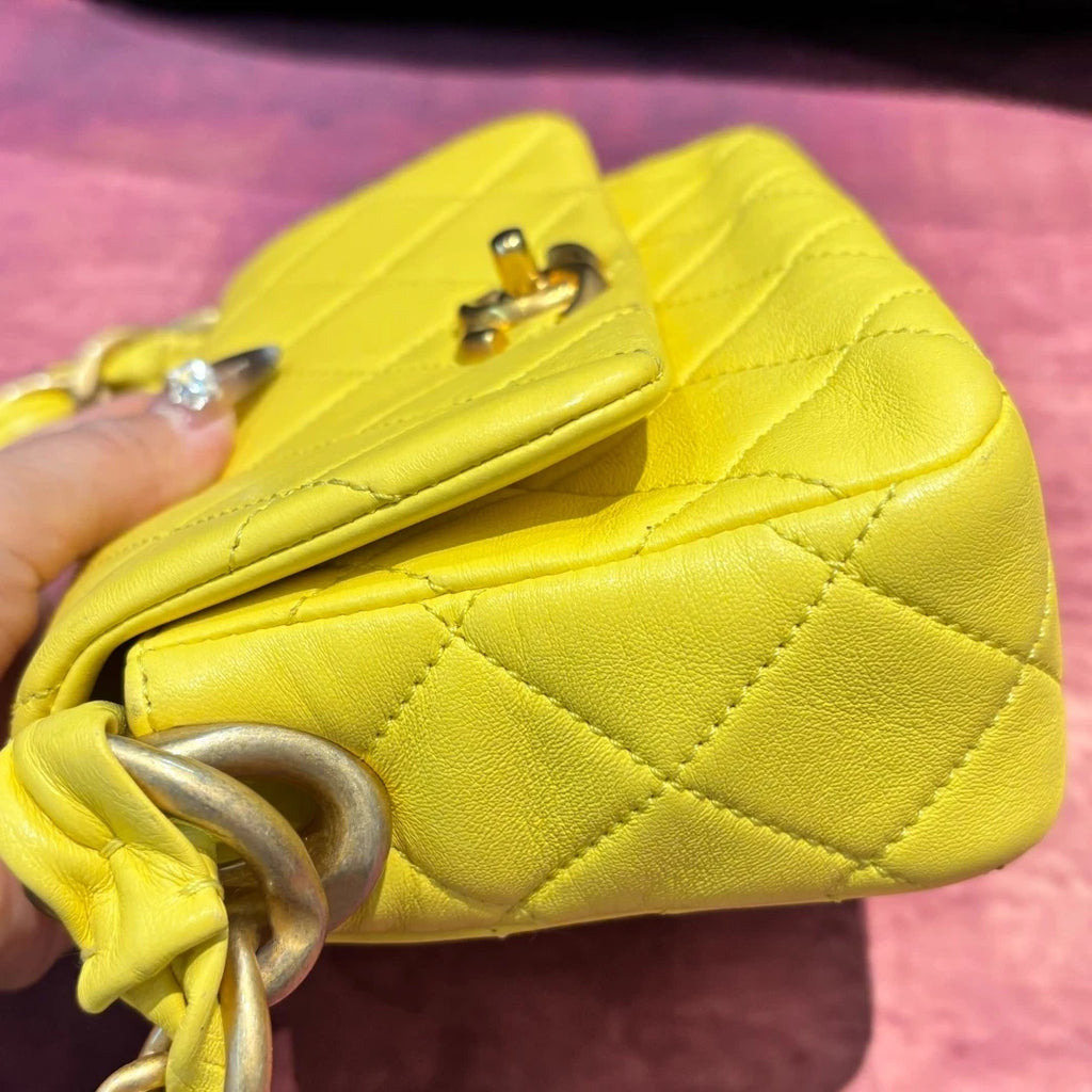 CHANEL Gold Quilted Leather Shoulder Underarm Bag For Women
