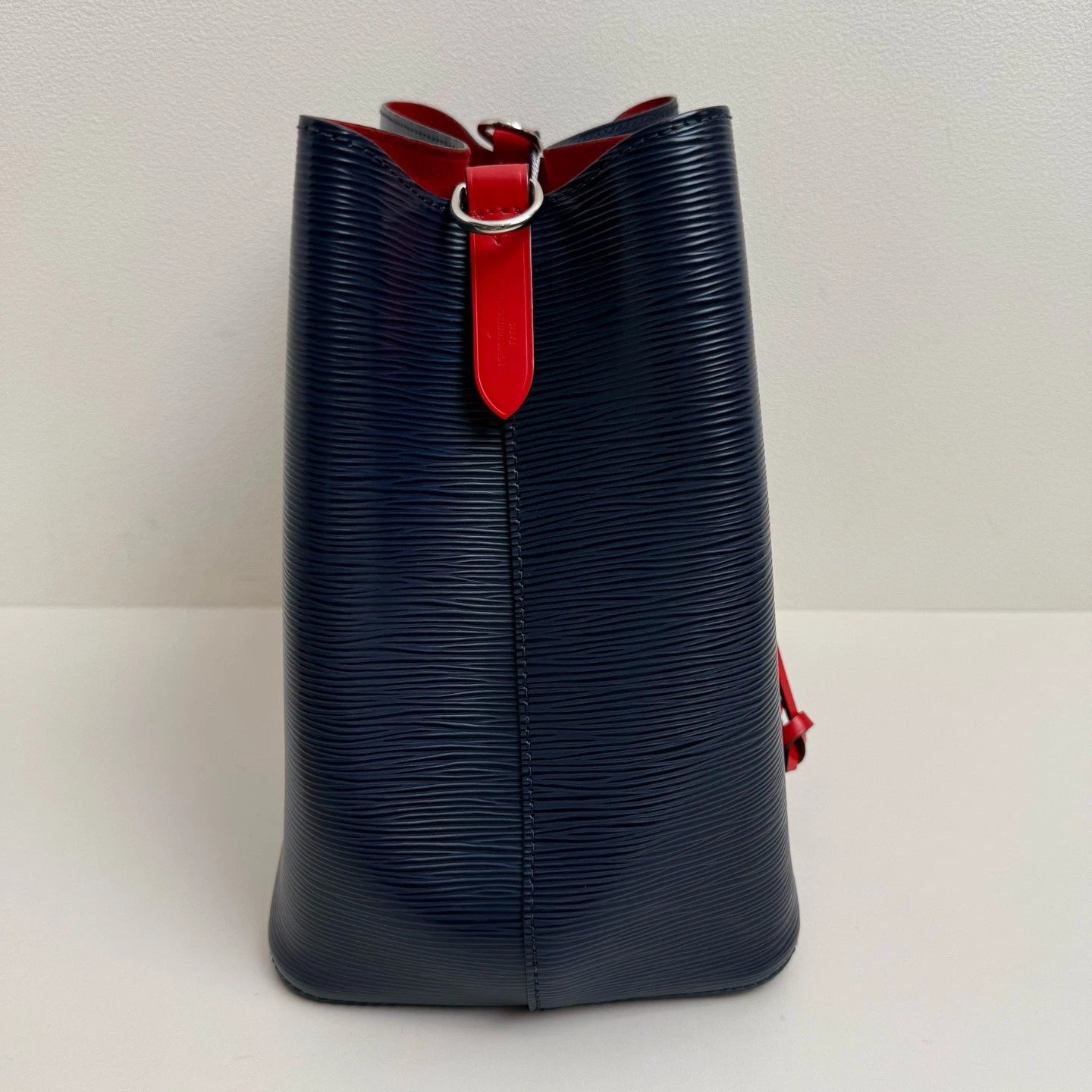 Louis Vuitton NeoNoe Epi Leather Drawstring Bucket Shoulder Crossbody Blue