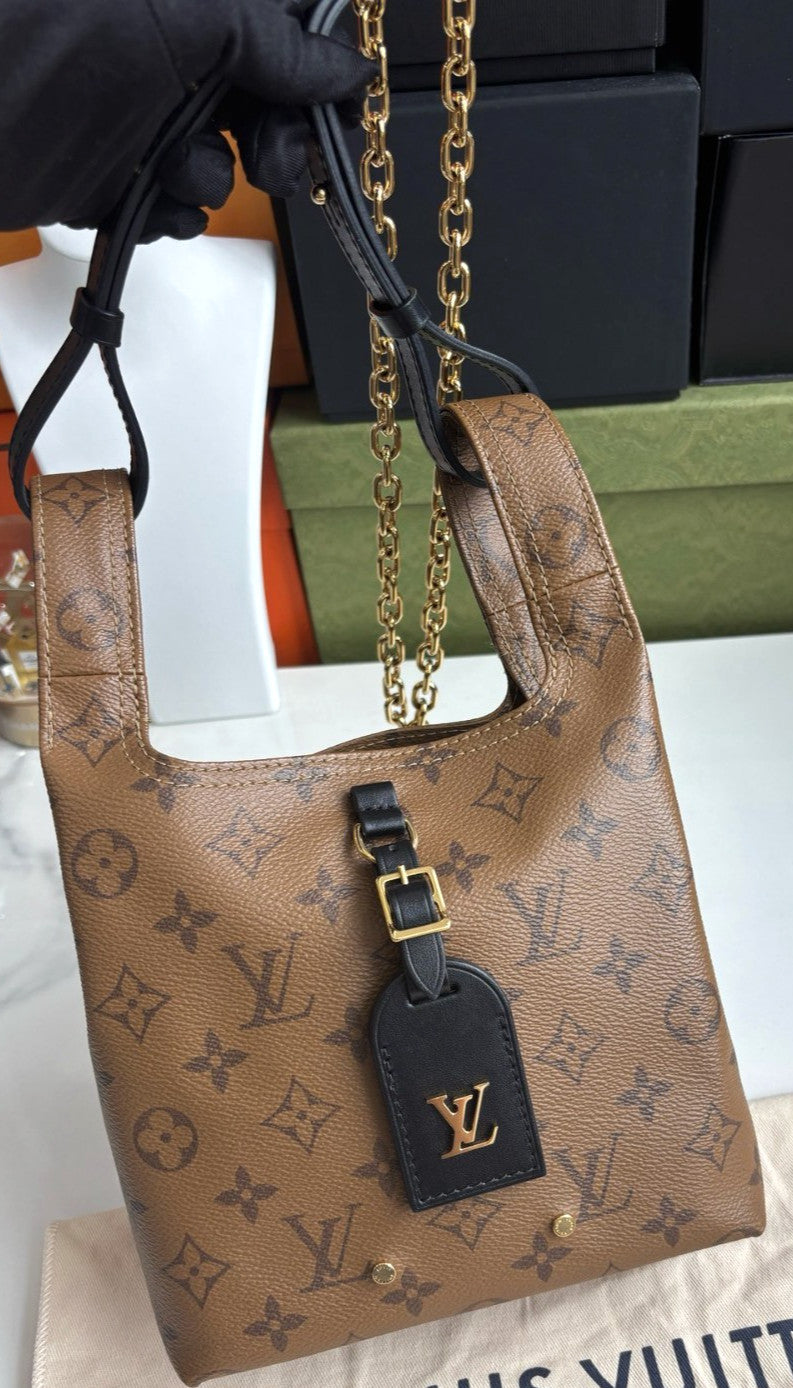 Louis Vuitton Monogram Atlantis BB Handbag Crossbody Chip Version