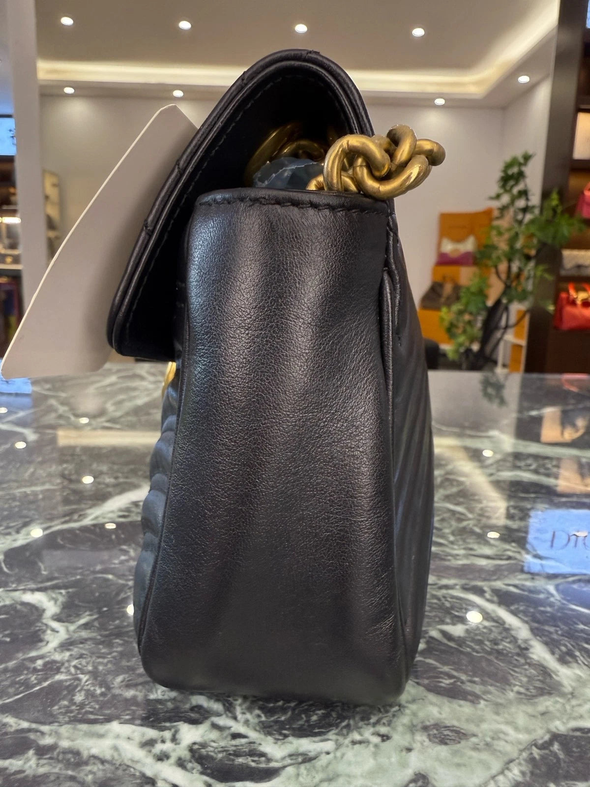 Gucci GG Marmont26 Black Gold Shoulder Bag For Women