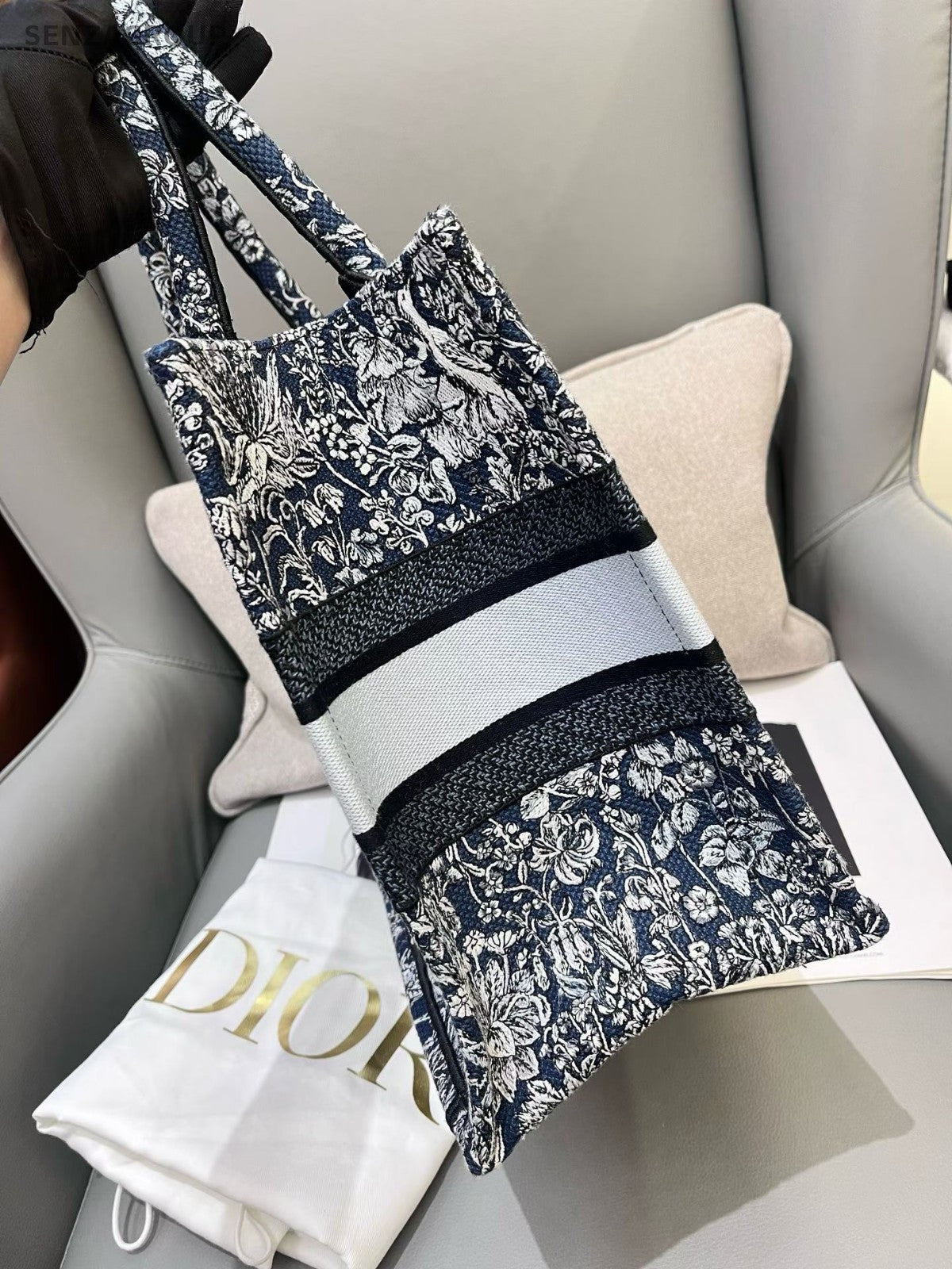 Christian Dior Lucky Tote Top Handle Bag Black Used Women Classic Fashion