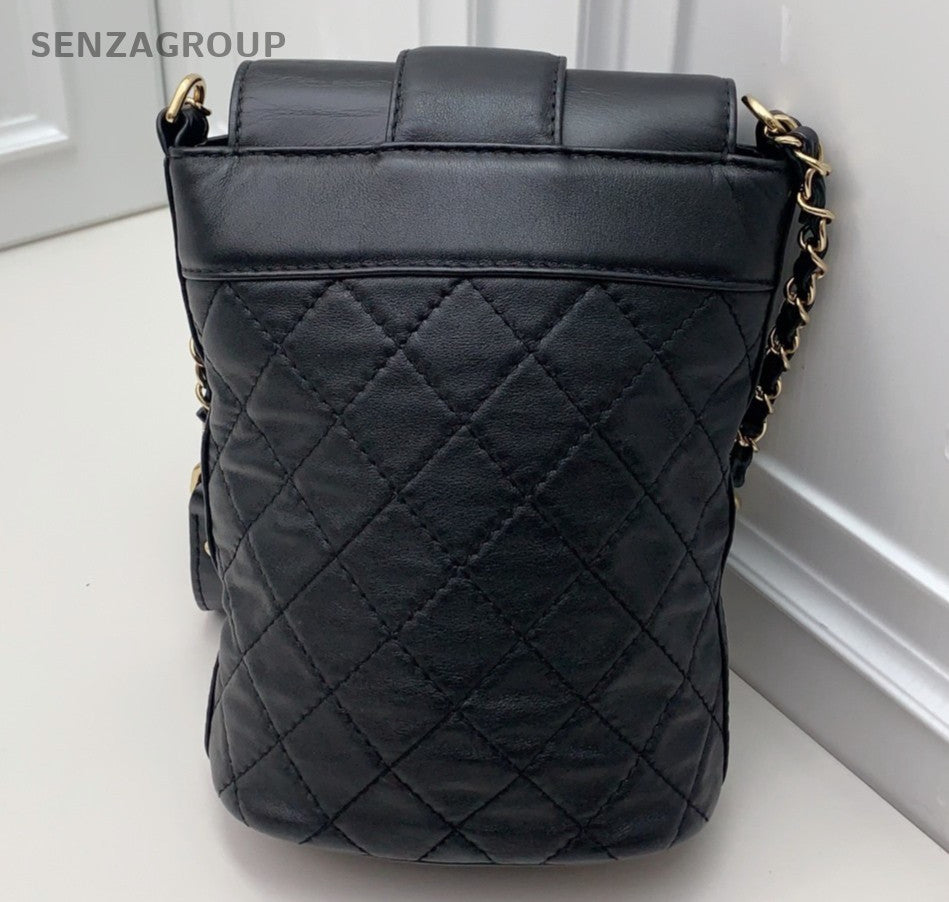 Chanel Lambskin Chain Shoulder Bag Crossbody Black Gold Diamond Women Classic