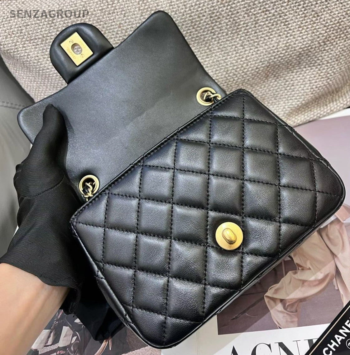 Chanel Diamond Chain Shoulder Bag Crossbody Black Gold Women Classic Fashion