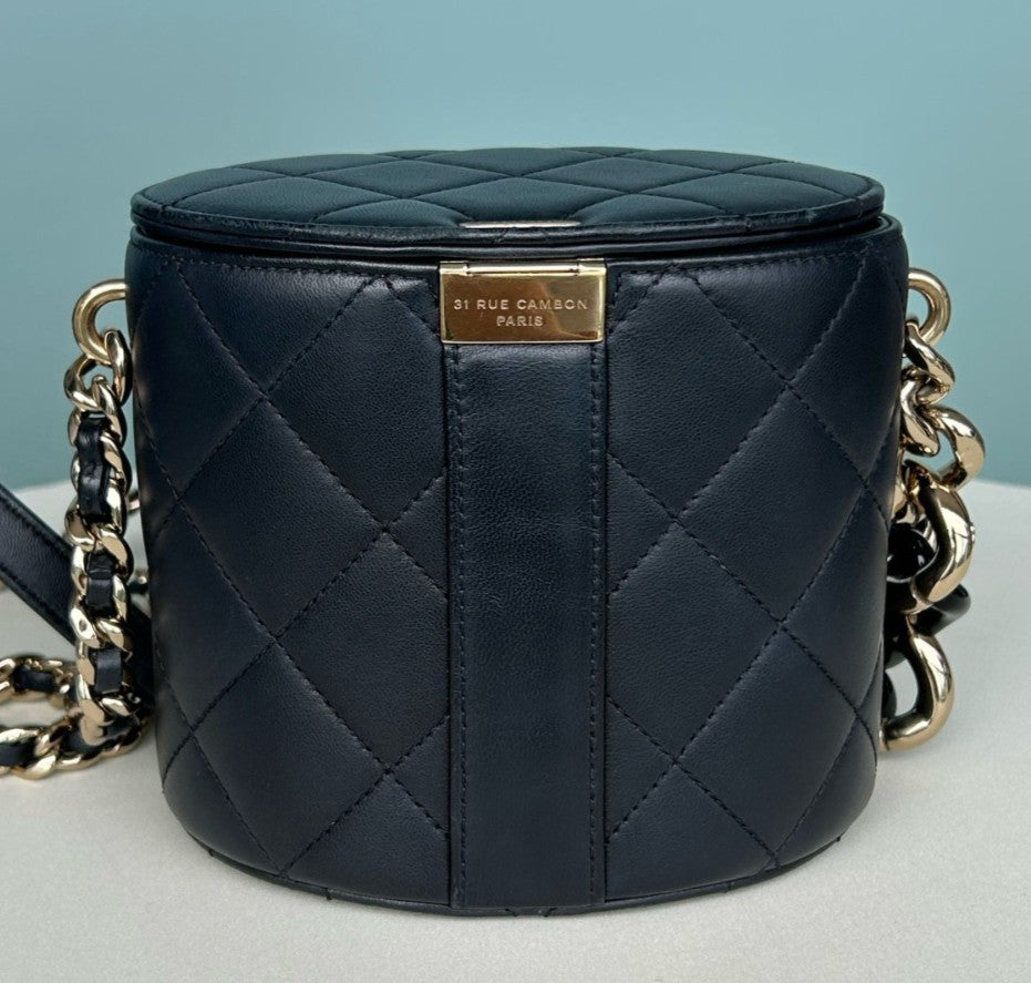 Chanel Lambskin Chain Vanity Case Crossbody Black Gold Women Classic Fashion